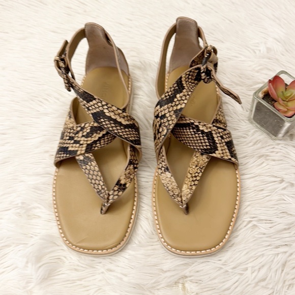 NEW VINCE Morris Snake print gladiator cross cross sandals shoes women size 6 - Picture 3 of 6